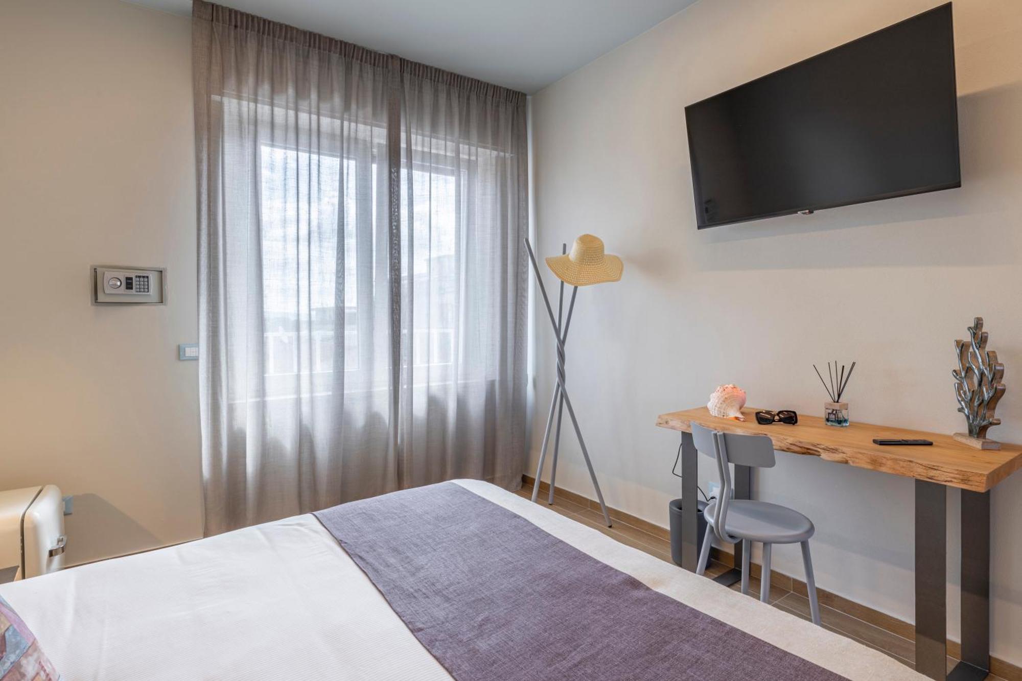 Luci Sul Mare -Boutique Rooms Follonica Ngoại thất bức ảnh