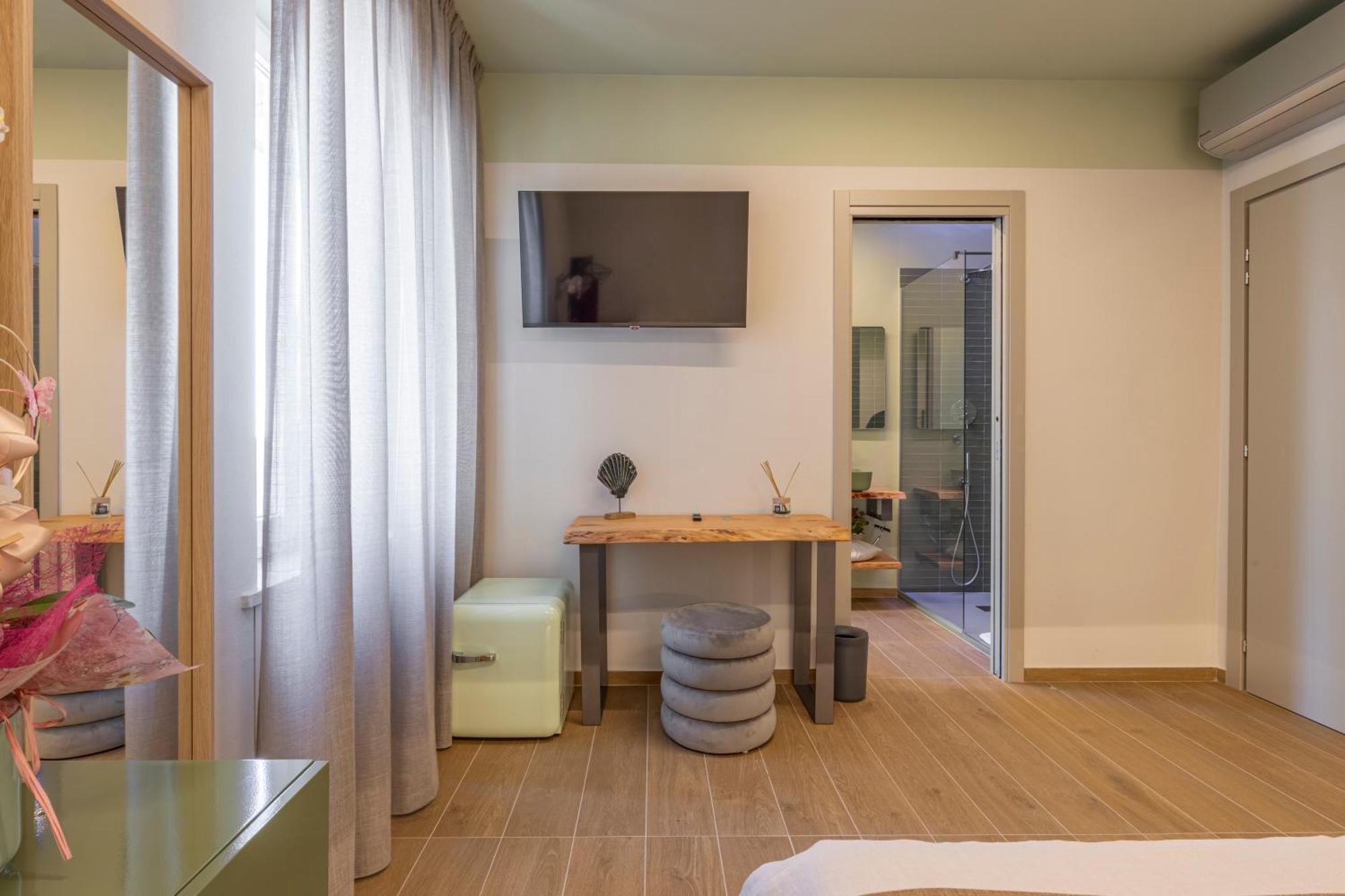 Luci Sul Mare -Boutique Rooms Follonica Ngoại thất bức ảnh